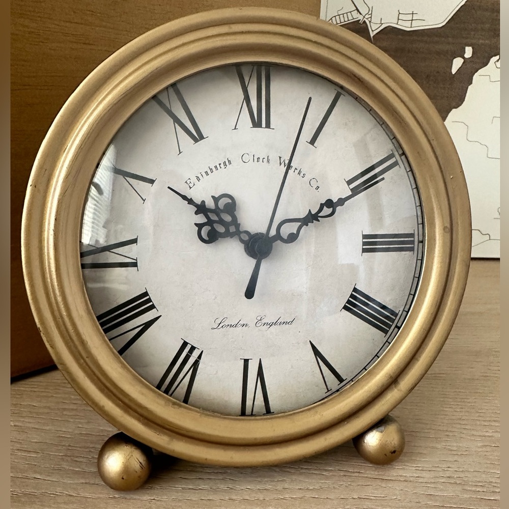 Edinburgh Clock Works Co~Table clock
